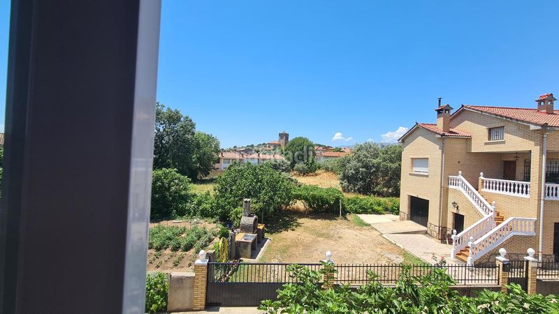 Foto 72a6a3e2-3fc3-4c80-8272-891b6d17f873. Casa amb piscina a Adrada (La)