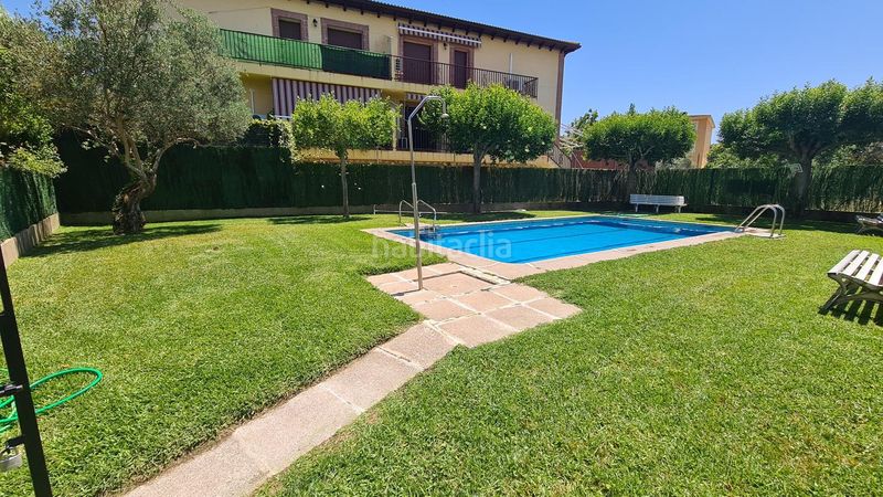 Foto 8a79bf0c-1e17-4929-816b-de6eb026eb63. Casa amb piscina a Adrada (La)