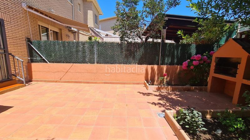 Foto 9afe5d90-a956-4b55-a052-068df79d179b. Casa amb piscina a Adrada (La)