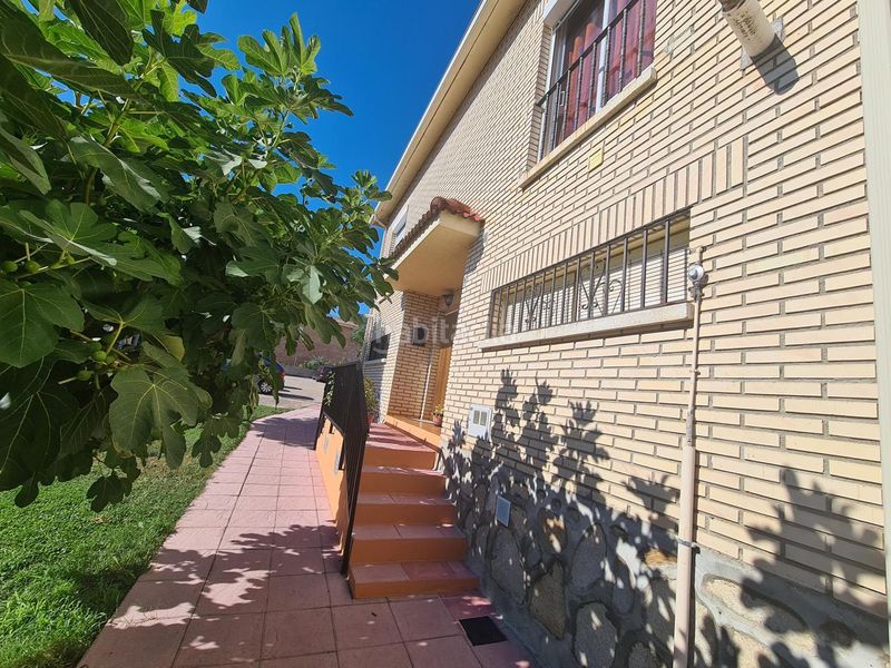 Foto dad43f44-5780-4815-a31e-2c7076c62034. Casa amb piscina a Adrada (La)