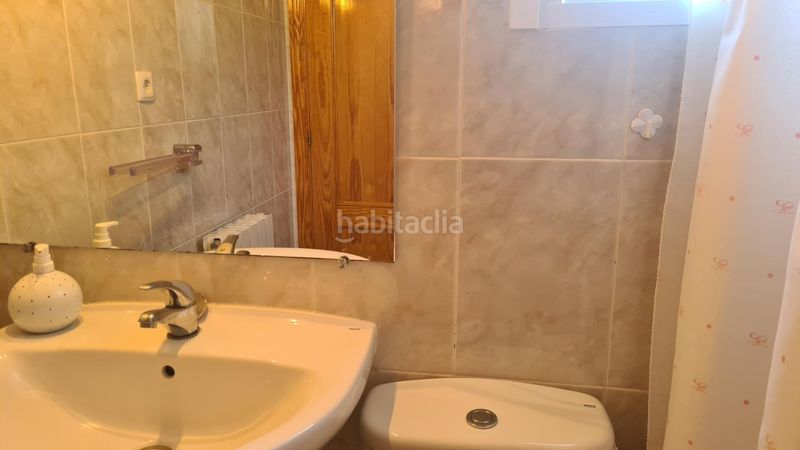 Foto db82afc8-4740-4579-ab6a-6aa95ed64634. Casa amb piscina a Adrada (La)