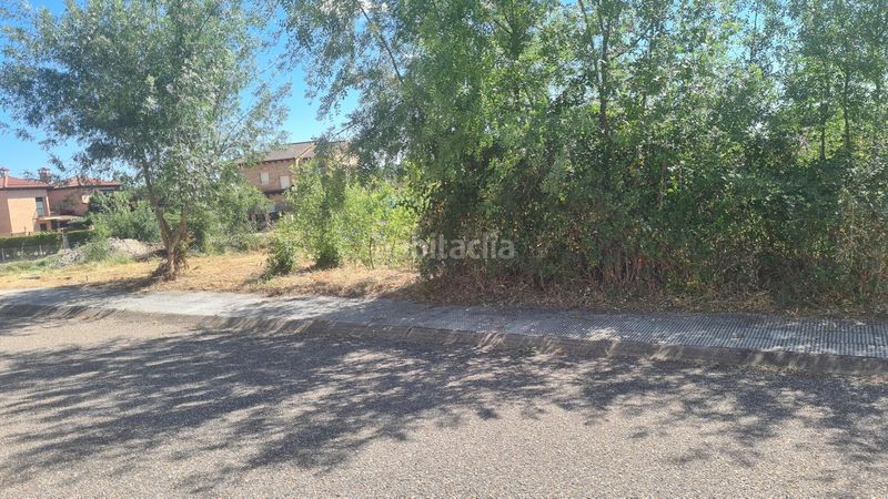 Foto c46338eb-99d8-4f91-a726-f6f3c0ac8684. Terreny residencial a Adrada (La)