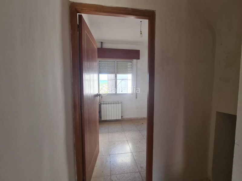 Foto 8785baf8-5d04-44bb-9601-64d8396c5dc0. Casa adossada a Adrada (La)