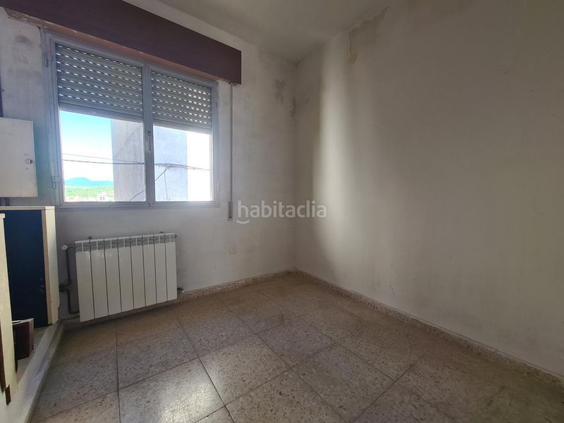 Foto d724f49d-86a1-431d-84f2-3367b04e4d2d. Casa adossada a Adrada (La)