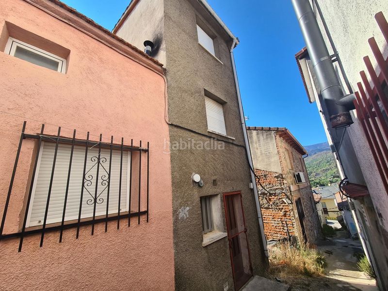 Foto db3bce3d-cd66-47ee-acc1-ea7dd3b1711d. Casa adossada a Adrada (La)