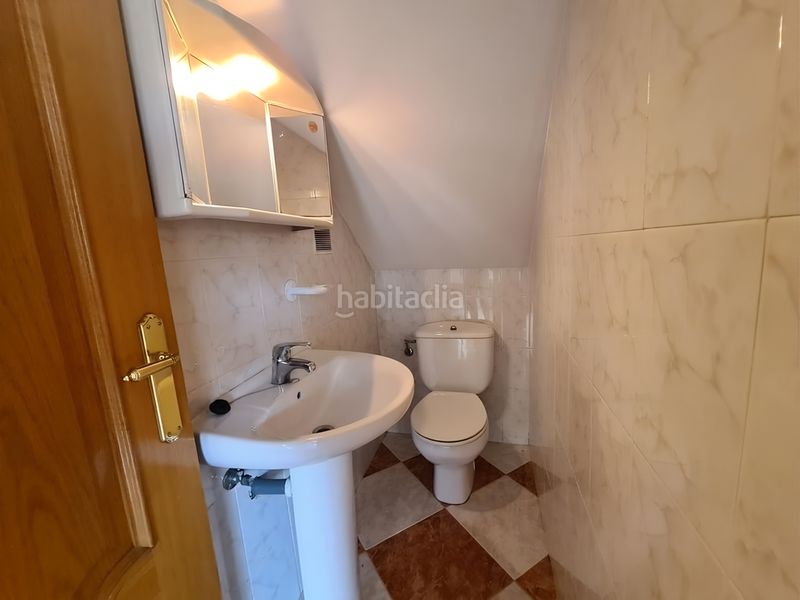 Foto 1c7000a8-dbc2-4b65-9723-a004590ec0f6. Casa aparellada amb calefacció a Adrada (La)