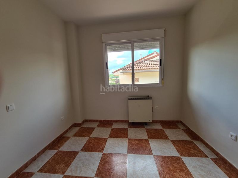Foto 46db5540-9557-42c1-8c95-33d96f431808. Casa aparellada amb calefacció a Adrada (La)