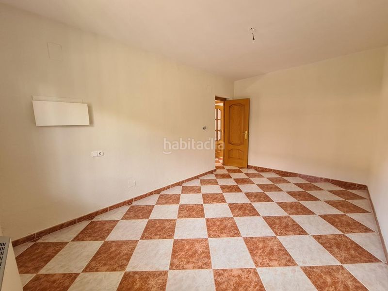 Foto 60d40f09-7e79-4ced-b915-b39e568b031c. Casa aparellada amb calefacció a Adrada (La)