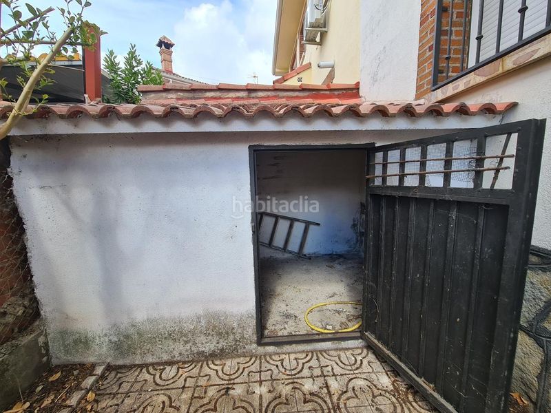 Foto 7a4b8c64-c560-457a-b961-45233c7dd9a9. Casa aparellada amb calefacció a Adrada (La)