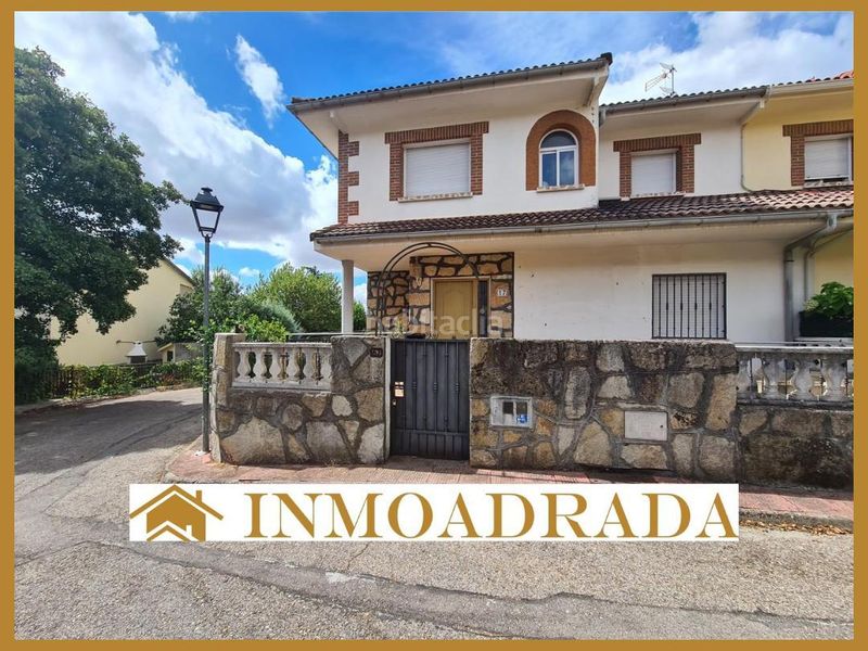 Foto 8c9d4211-a28e-433a-aed9-eb8d81006f9e. Casa aparellada amb calefacció a Adrada (La)
