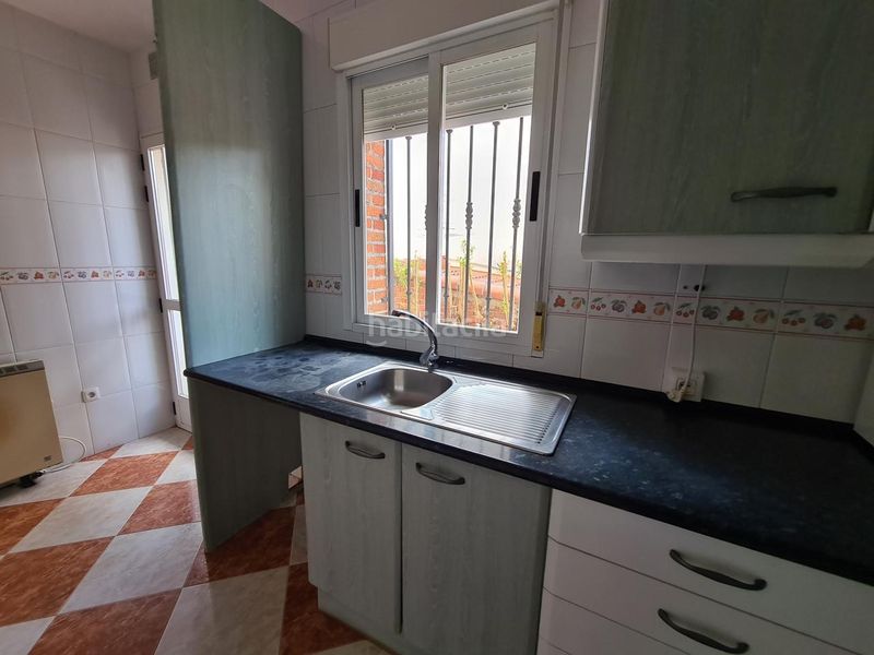 Foto d36d2ea9-1c53-40c4-b049-a4d838c02e9f. Casa aparellada amb calefacció a Adrada (La)