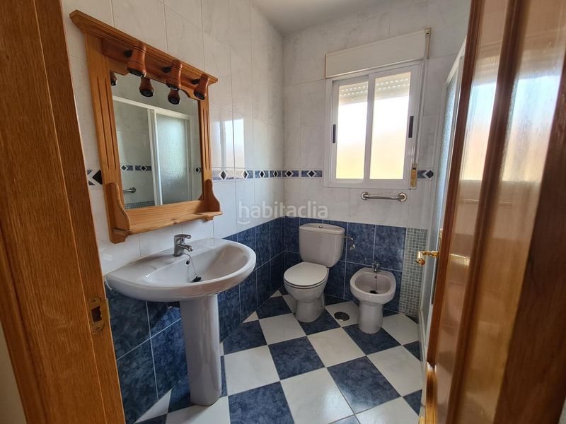 Foto dccd120f-4e45-473f-9716-76e8164f262c. Casa aparellada amb calefacció a Adrada (La)