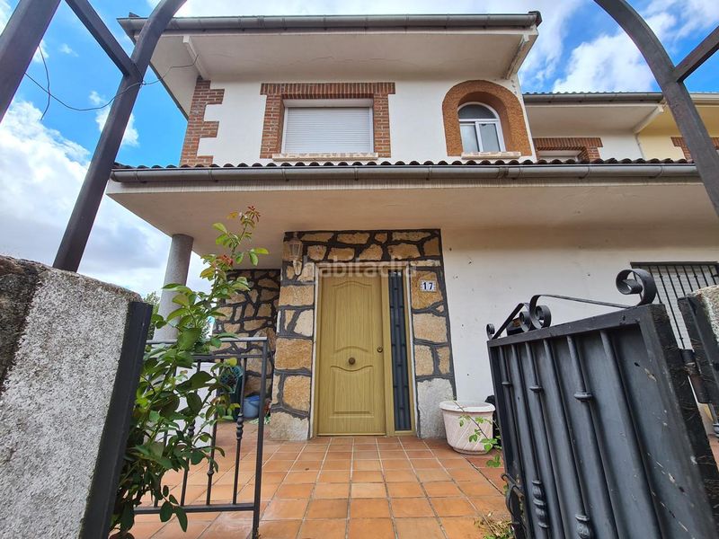 Foto e00ca48c-2044-4c61-9f8c-d1b9ec4007dd. Casa aparellada amb calefacció a Adrada (La)