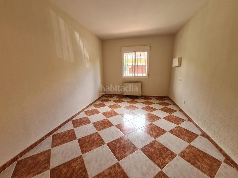 Foto e63c3224-cee0-4557-850a-23bd866de525. Casa aparellada amb calefacció a Adrada (La)