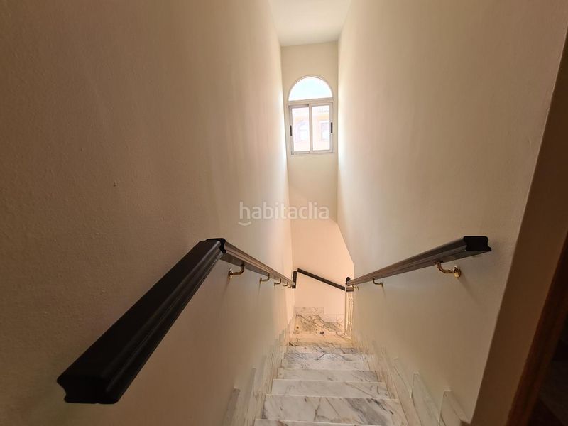 Foto ea0d2f12-2169-4c27-9e80-335bb9a6f61c. Casa aparellada amb calefacció a Adrada (La)