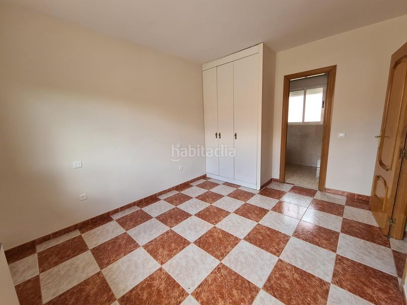 Foto fb8fe359-4117-4819-adec-976cb4a64e41. Casa aparellada amb calefacció a Adrada (La)