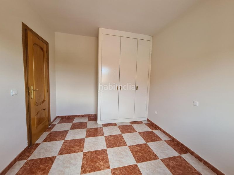 Foto fbe5d252-3946-4e55-b10f-64c8a26822a4. Casa aparellada amb calefacció a Adrada (La)