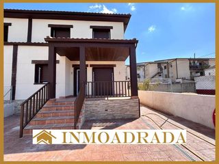 Casa  Cervantes. Ultimo pareado  con parcela de 250 metros  con espacio para pisc