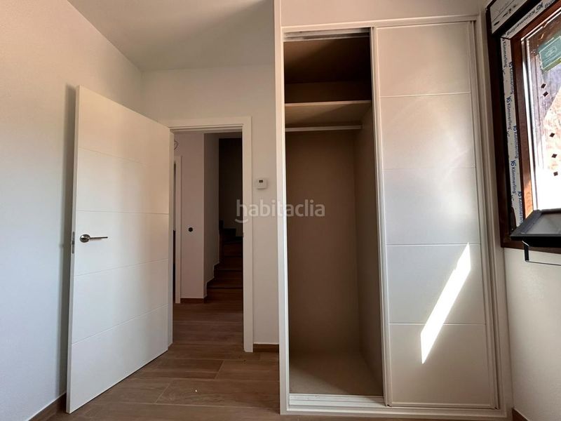 Foto 3b919431-3bf3-44f8-a753-52bc543de8ce. Casa amb piscina a Adrada (La)
