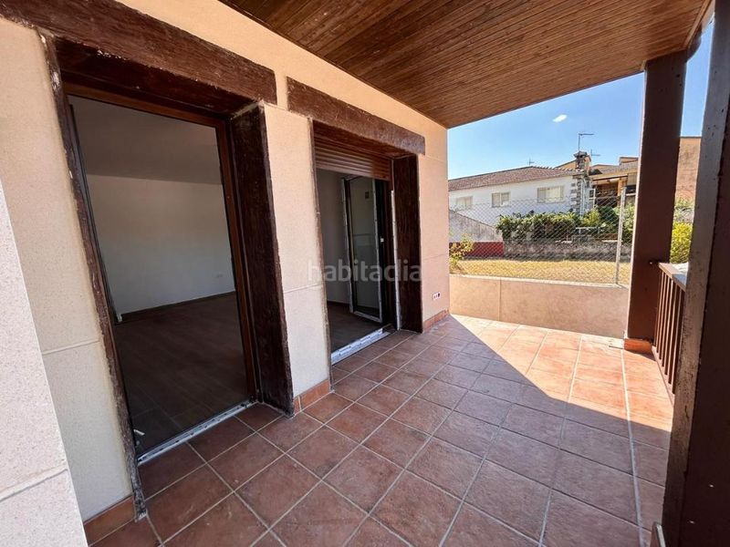 Foto 500b1a23-179d-4c47-8cf6-25f87f046cb8. Casa amb piscina a Adrada (La)