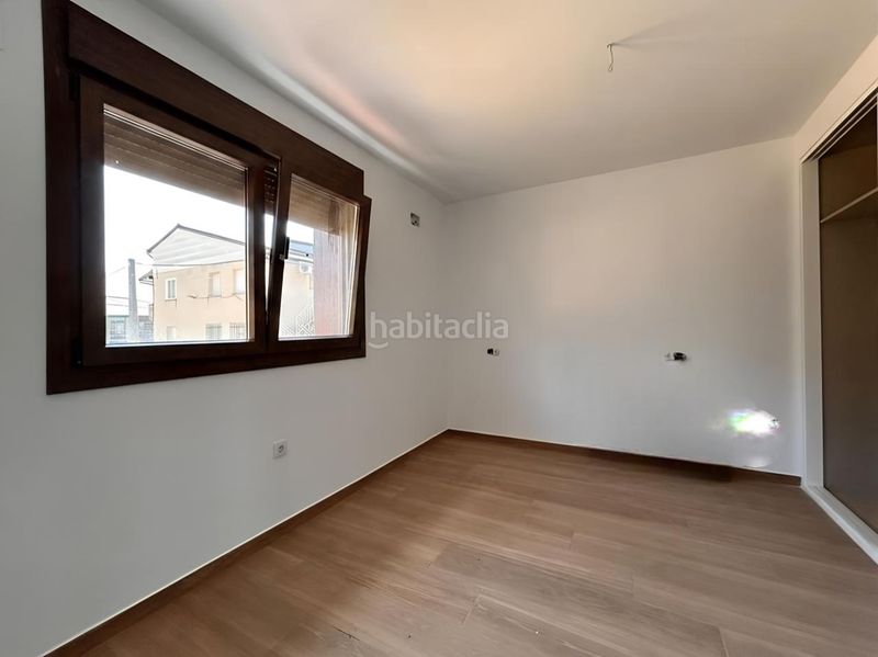 Foto 547d62c2-b53d-4021-8c60-7c51f6d1c91e. Casa amb piscina a Adrada (La)