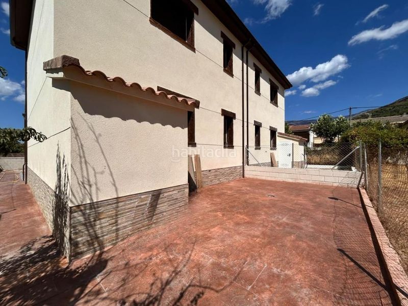 Foto 58c0b98c-d616-4282-98ef-8537e4260f53. Casa amb piscina a Adrada (La)