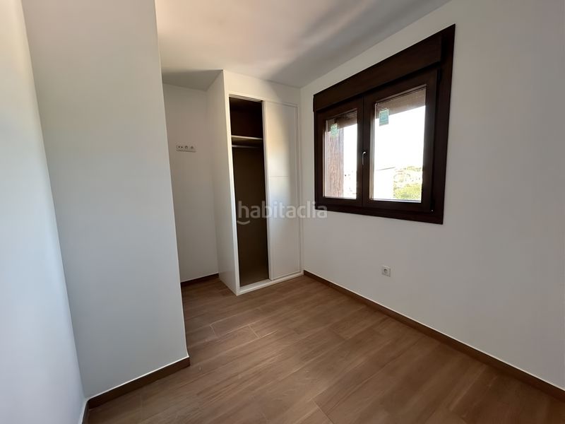 Foto b1e1ae6d-a97a-4044-97bd-622d78fd3376. Casa amb piscina a Adrada (La)