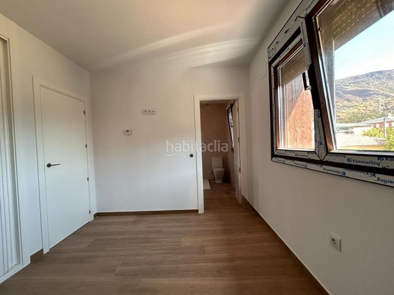 Foto bdb22a55-09fb-4106-b00c-93486a179a7e. Casa amb piscina a Adrada (La)