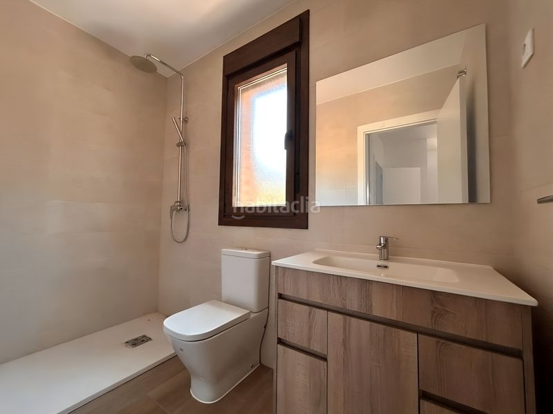 Foto d24466f1-f511-4c64-b057-294ea9c6d749. Casa amb piscina a Adrada (La)