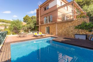 Xalet a Urbanitzacions de Llevant. Boscos tarragona, chalet unifamiliar con piscina