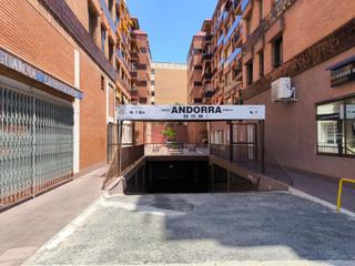 Lloguer Aparcament cotxe  Principat d'andorra. Amplia plaza de aparcamiento para coche y moto en av. principat