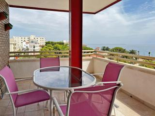 Location Appartement  Avenida mediterrani del. Vive frente al mar en miami platja un hogar temporal con encanto