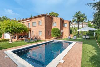 Haus in Urbanitzacions de Llevant. Chalet individual para soñar y vivir cerca del mar en monnars, t