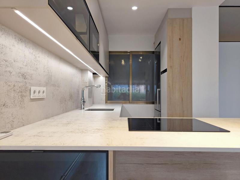 Foto f99a3b02-8d06-4509-9fd1-a7a66142643e. Alquiler piso exclusiva vivienda de alquiler en el centro rambla nova en Tarragona