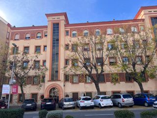 Etagenwohnung  Avenida catalunya. Vivienda amplia con encanto en eixample nord