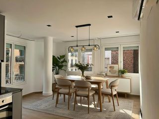 Flat in Nou Eixample Sud. Vivienda reformada con luz y diseño en tarragona centro