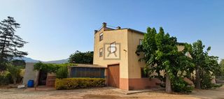 Bauernhof in N/a. Casa de campo con garaje, almacenes y 6ha de terreno  – alcover