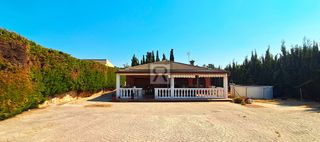 Chalet  Avinguda de les flors 12. Chalet con 1200m2 de terreno llano  – urb. masies catalanes - al