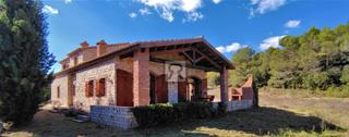 Chalet à Carrer el bosquet 25. Chalet en el pueblo de montaña el bosquet - mont-ral | tarragona