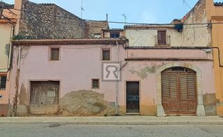 Maison à Avinguda de catalunya 4. Casa de pueblo a reformar o para construir pisos – vallmoll | ta