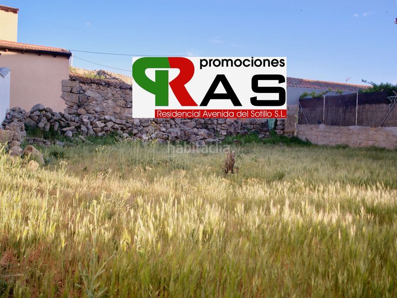 Foto 247f4dbe-3eb5-4448-b331-a21065184fb4. Solar industrial a calle campanario 211 a Solosancho