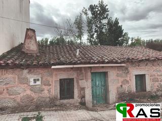 Casa aparellada a Calle fragua 64. Venta casa rustica con parcela