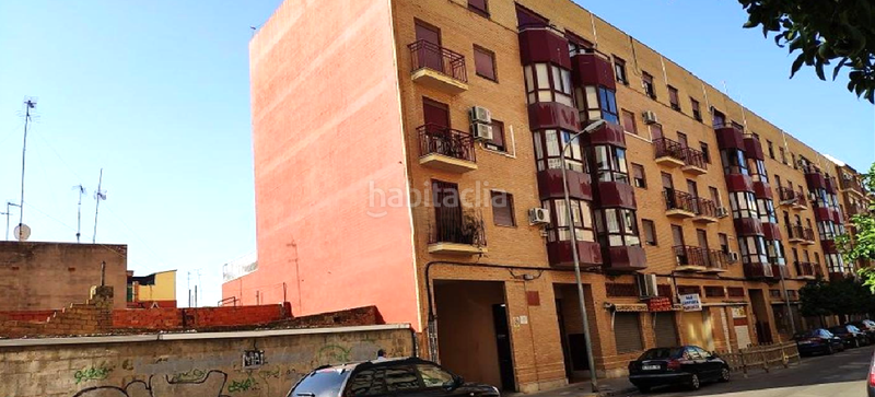 Foto 0c6b3fc2-d258-445a-818a-1e1db3e1f490. Parking coche en Moncada