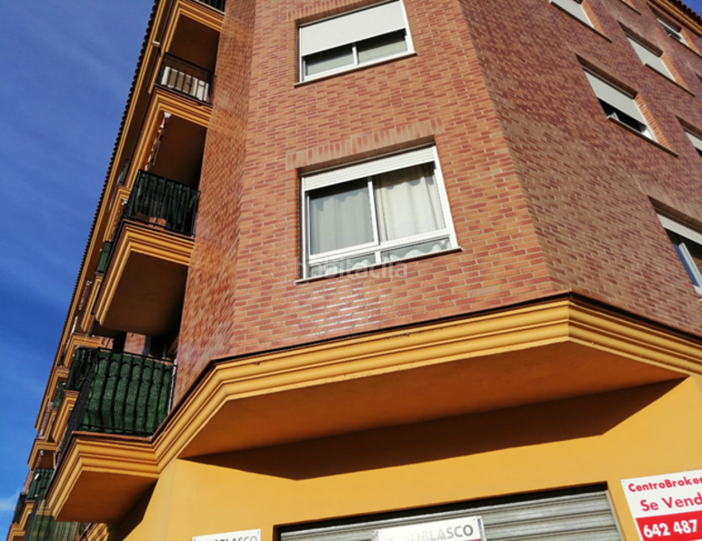 Foto cdfbc7d3-f2ca-423a-9f3d-8f59b26e71af. Aparcament cotxe a sant cristofol a Favara