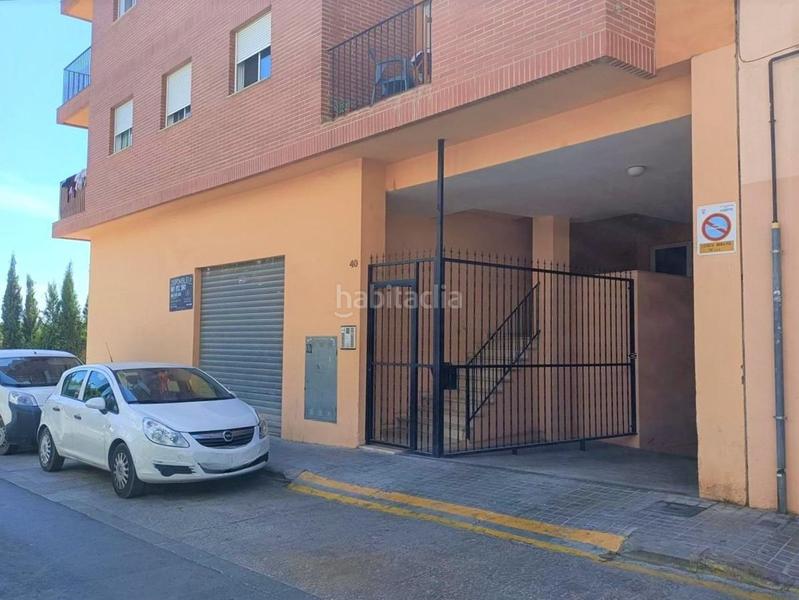 Foto 7df98712-cb23-496a-9139-c178abbc142f. Aparcament cotxe a Cheste