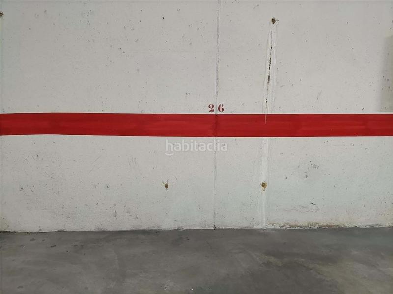 Foto cea4db36-aa3d-4f3f-9d9d-6a01d132802a. Parking coche en Cheste