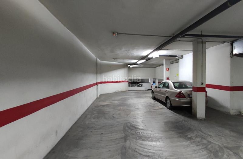 Foto 2a960e46-b9b2-4933-9f16-882cc34d1c7f. Aparcament cotxe a Cheste