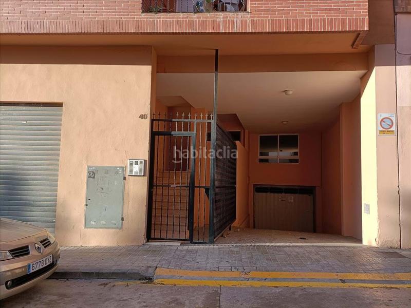 Foto f155ad28-d44d-4679-a8ad-7ad423644bf1. Aparcament cotxe a Cheste