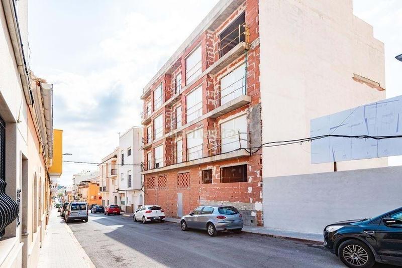 Foto 486e52f6-7fb2-445d-b891-7f2c1efc06a5. Edificio en Vall d´Uixó (la)