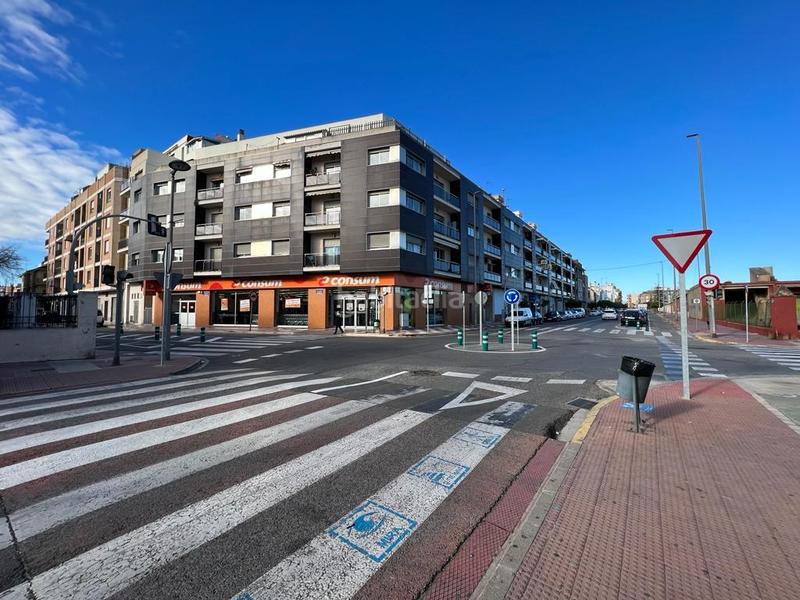 Foto e3bed0ce-38a8-4920-a89c-82685243030e. Parking coche en Algemesí